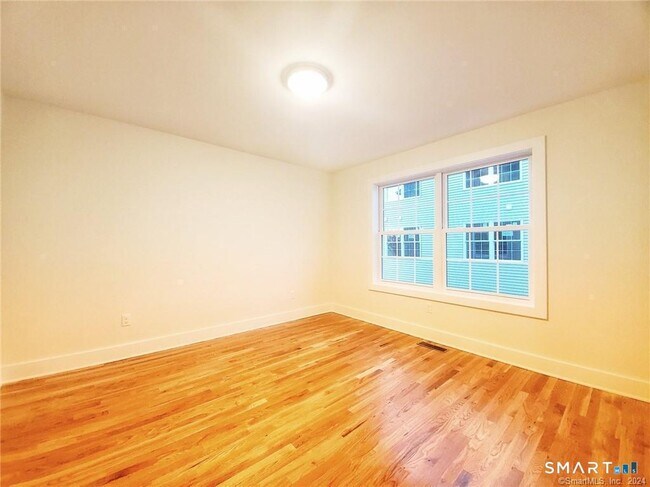 Photo - 30 Ferris Ave Apartment