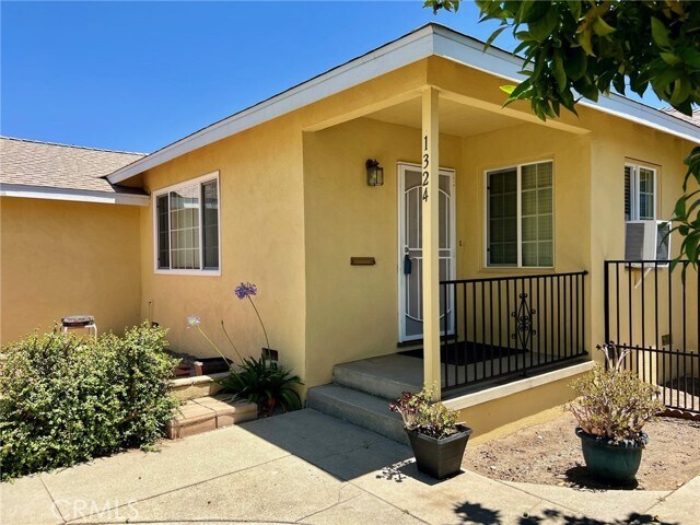 Foto del edificio - 1324 N Chaffey Ct