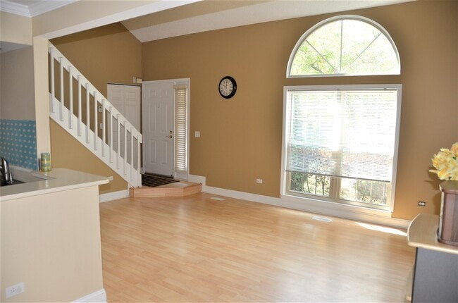 Building Photo - 1017 N Knollwood Dr