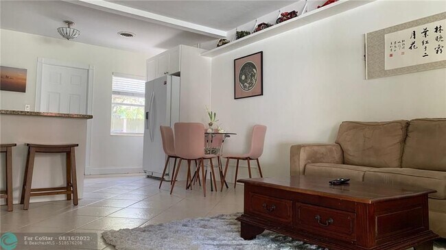 Foto del edificio - 3204 NE 6th St