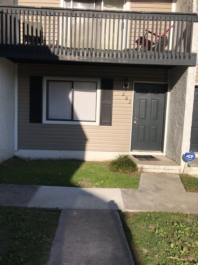 Foto del edificio - 401 Golf Rd