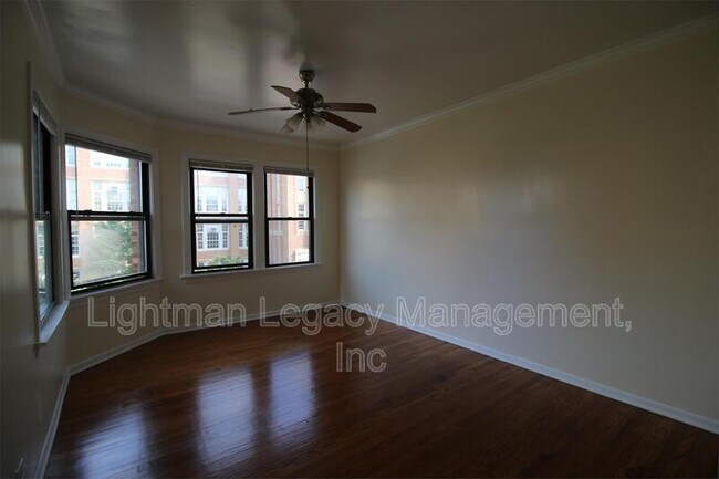 Building Photo - 5028 N Kimball Ave