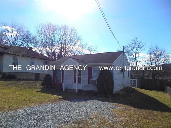 Foto del edificio - 1525 Riverside Ter SE