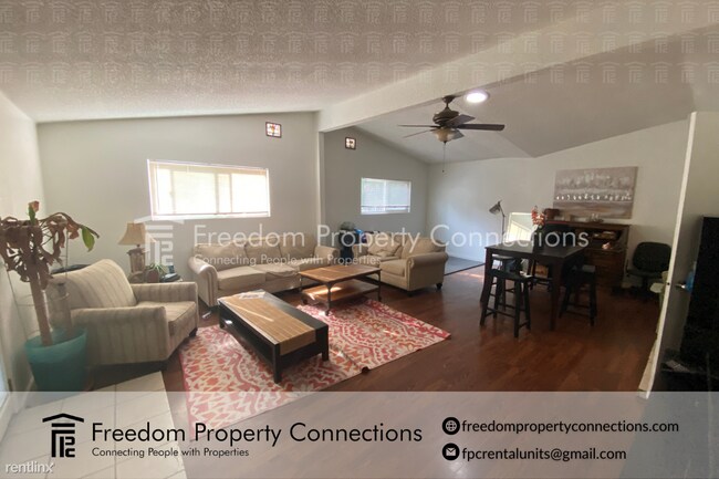 Building Photo - Room for Rent, 1.5 bath Duplex - 3814 Via ...