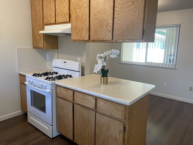 Foto del edificio - 1713 E Rumble Rd