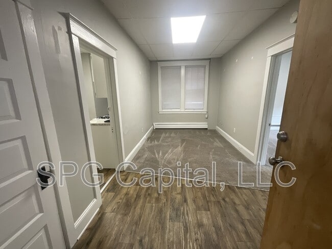 Building Photo - 51 Chambersburg St