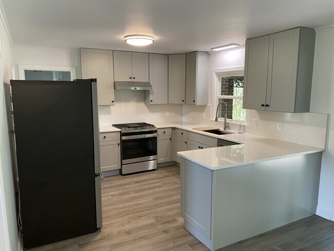 Foto del edificio - 5108 Cornwall Dr