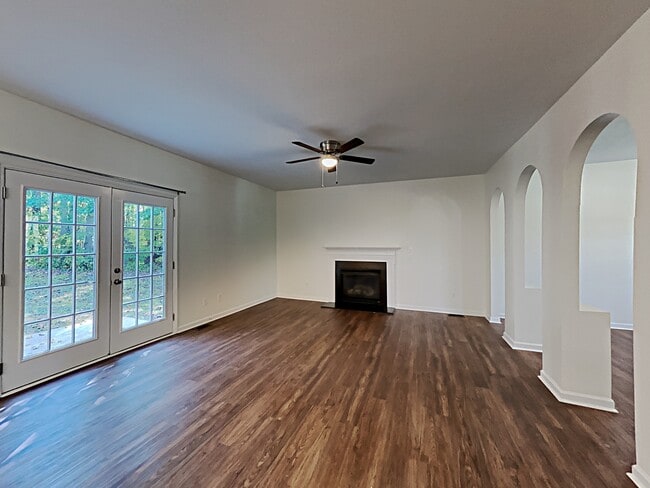 Building Photo - 125 Stewarts Knob Drive
