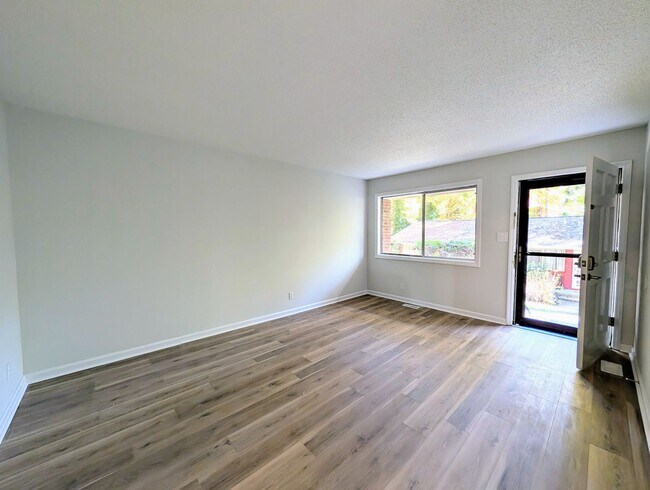 Building Photo - 34 N Circle Dr