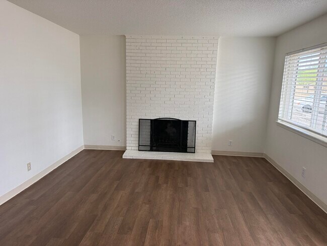 Foto del edificio - 3908 Ortiz Ct NE