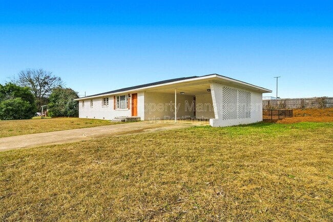 Building Photo - 105 Maxwell Dr