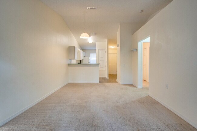 Foto del edificio - Coming Available January 25 Two Bedroom Townhome in Windship Cove Near Davis Highway and I-10