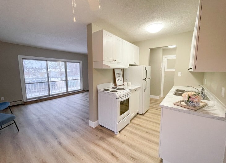 Building Photo - Midtown Apts