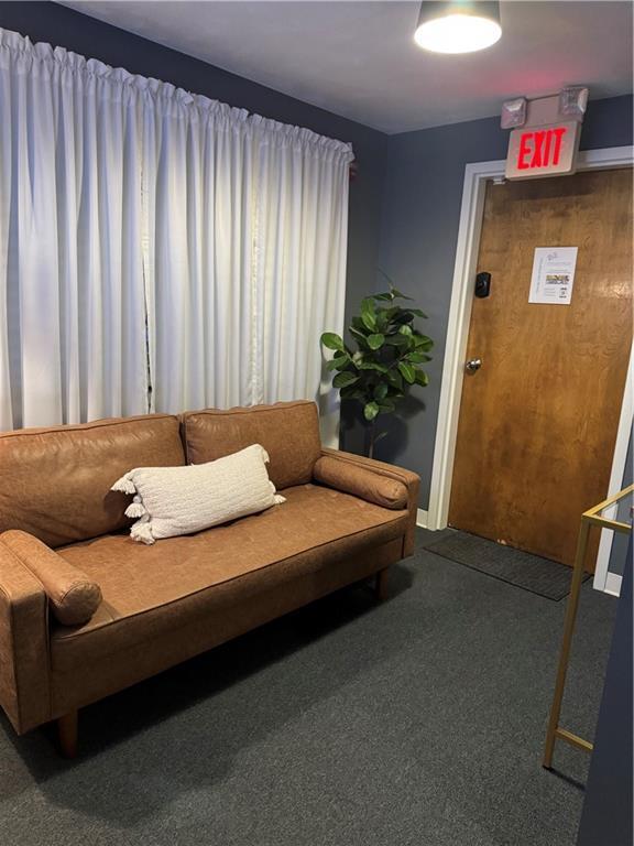 Foto del edificio - 990 Main St