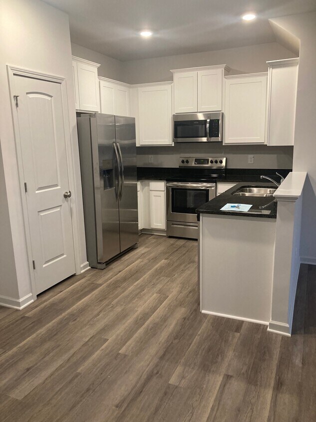 Foto principal - 2490 Ashton Park Ln