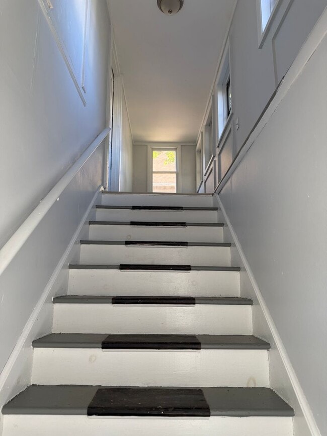 Building Photo - 40 N Beacon St