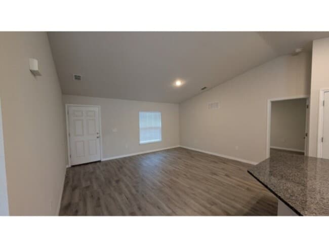 Foto del edificio - Spacious 4 Bedroom Newer House Available N...