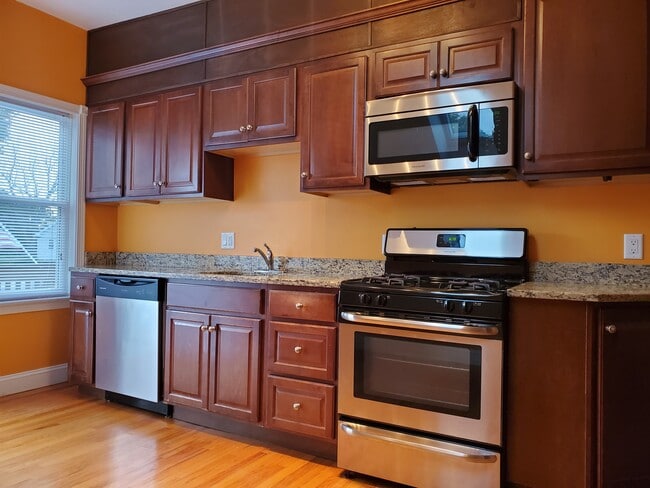Kitchen - 29 Bridges St