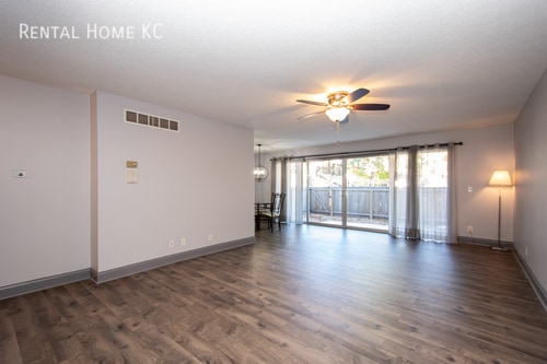 Building Photo - 8738 Metcalf Ln