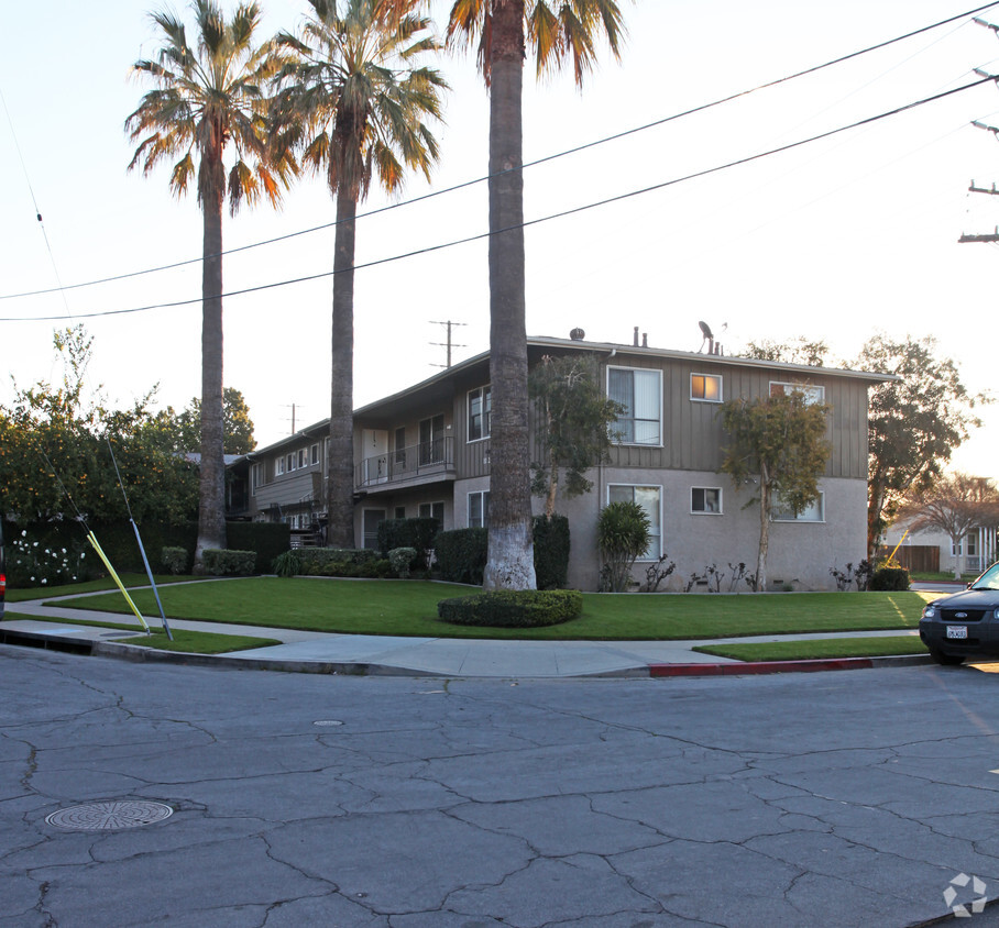 Foto principal - 1124 W Angeleno Ave