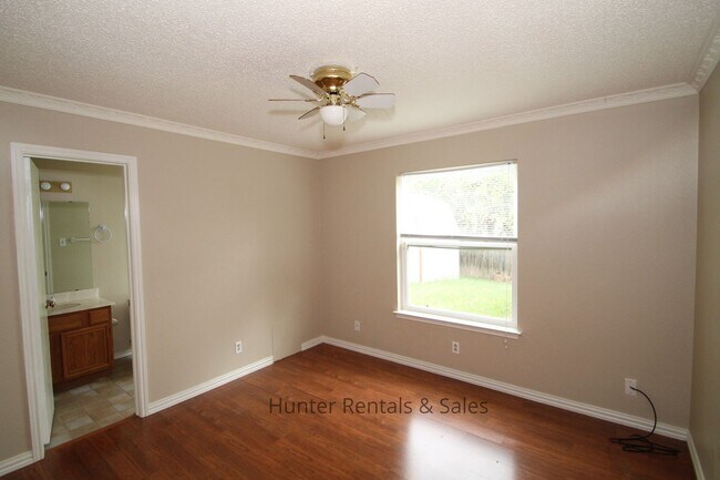 Building Photo - Two Story Willowsprings Home