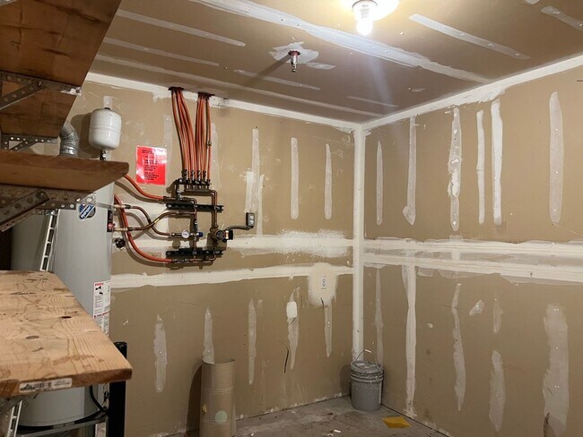 Building Photo - 1bd/1ba Sammamish Condo