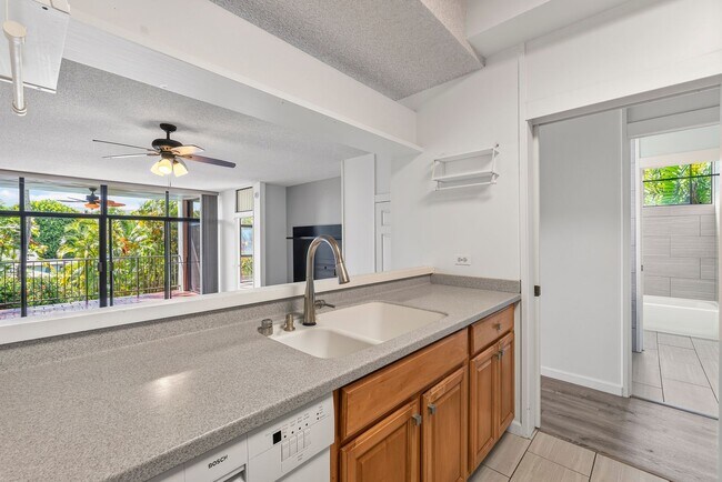 Foto del edificio - Kailua - Private, Quiet End Unit - 3 bed, 2 bath