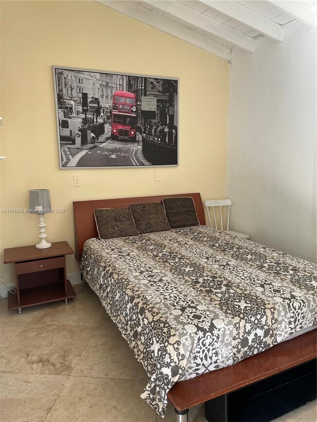 Foto del edificio - 1365 Marseille Dr