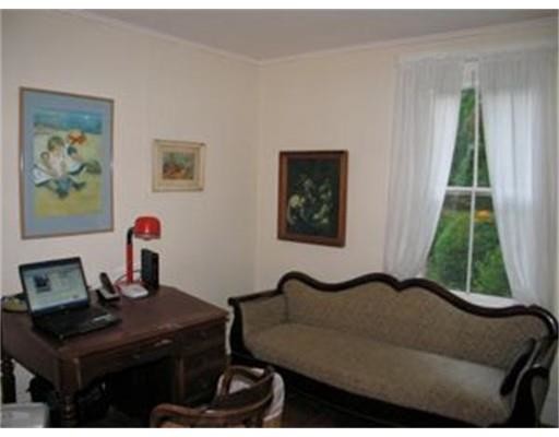Foto del edificio - 36 Middle Rd