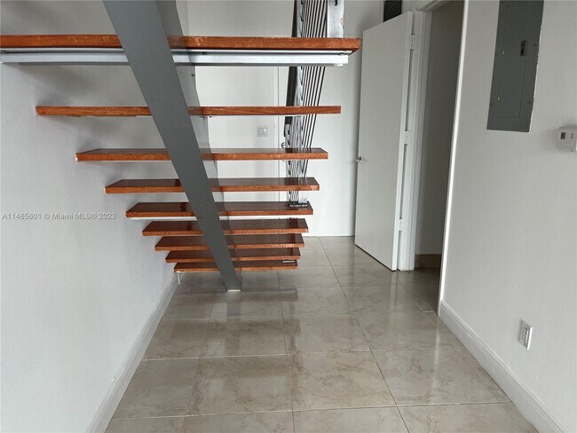 Foto del edificio - 690-691 SW 1st Ct