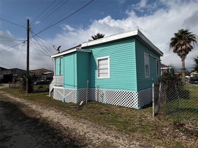 Building Photo - 4125 Avenue M