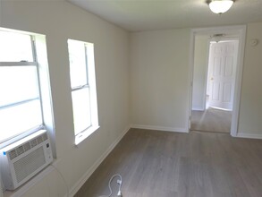 Building Photo - 2204 State Hwy 3