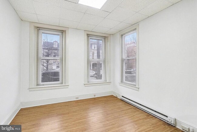 Building Photo - 136 E Lemon St