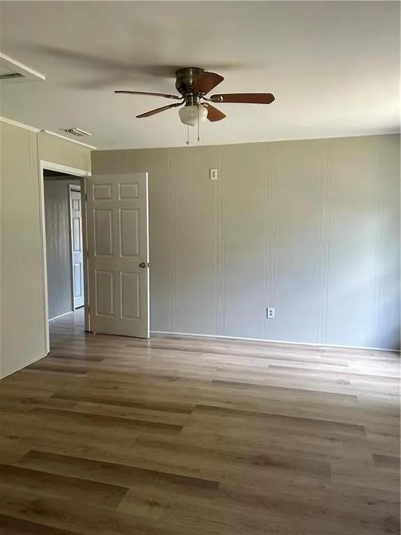 Foto del edificio - 643 Gehrig Ave