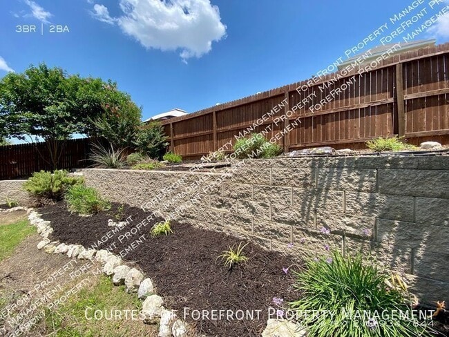Building Photo - Beautiful 3 bedroom 2 bath home located in...