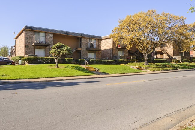 Oakwood Apartments Dallas Tx Building Photo Oakwood Apartments