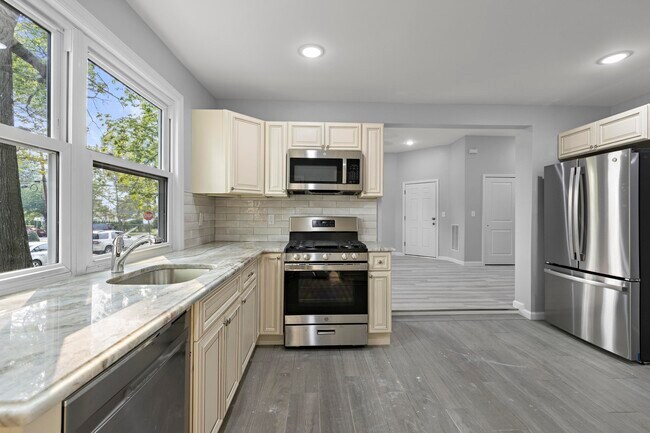 Foto del edificio - 606-606 Belgrove Dr