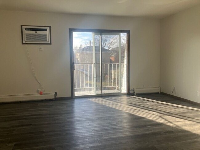 Foto del edificio - 112 S Wisconsin St