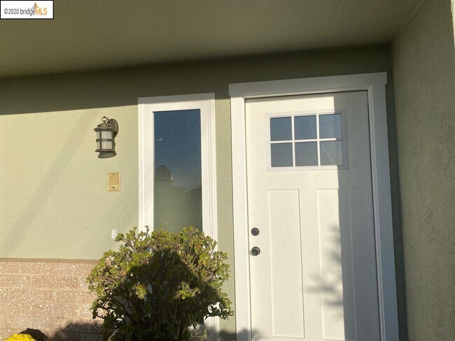 Building Photo - 2732 Del Monte Ave