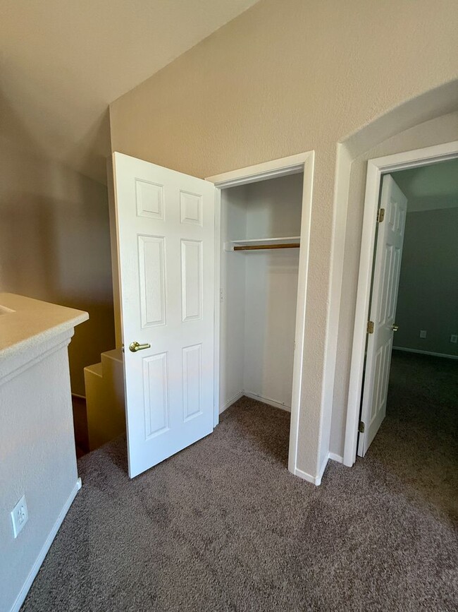 Foto del edificio - Great Two Bedroom 2 Bath Townhome with 1 C...