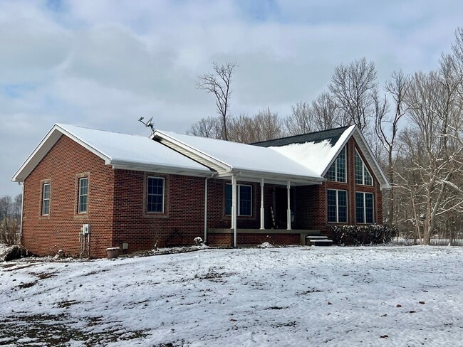 Foto del edificio - 13307 North Rd NW