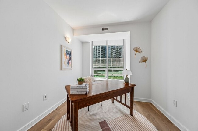 Foto del edificio - 1 Shore Ln