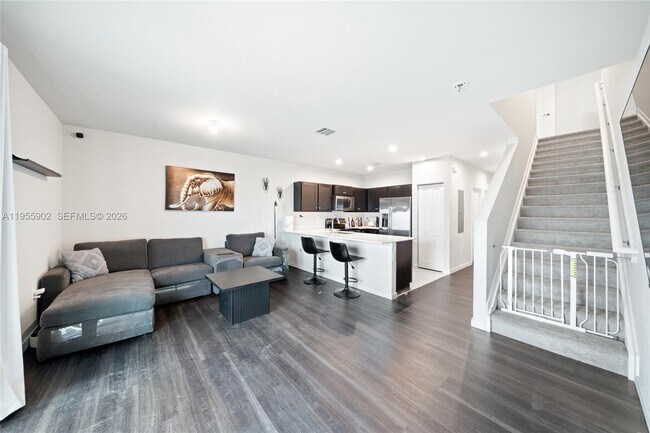 Foto del edificio - 1050 W Davis Pkwy