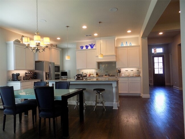 Building Photo - 2440 Vaquero Ln