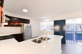 Building Photo - 247 Avenida Del Poniente