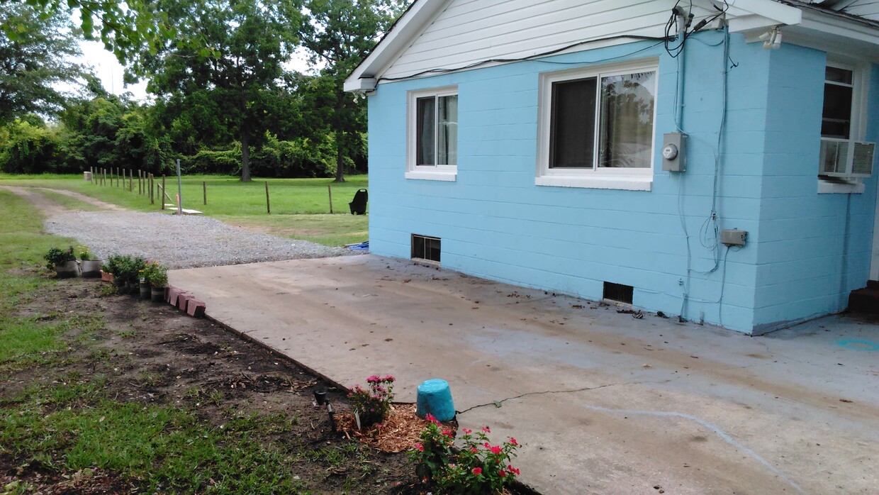 Primary Photo - 1721 Mary Roper Ln