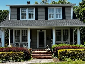 Building Photo - 439 River Rd