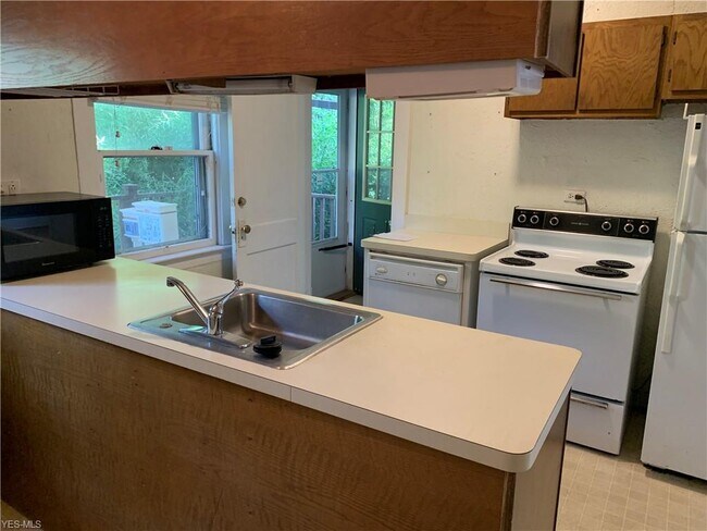 Foto del edificio - 2393 Woodmere Dr