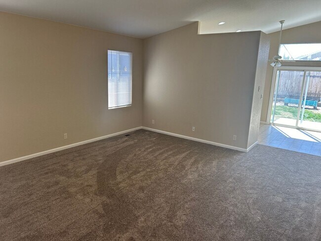 Building Photo - 2 Bed 2Bath House In Damonte Ranch