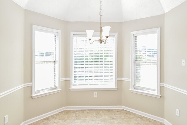 Building Photo - 145 Cameron Dr